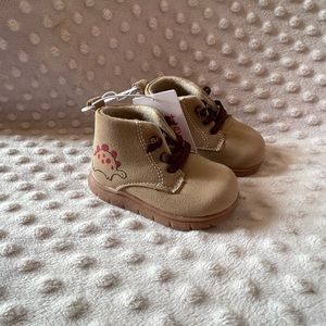 NWT Carter’s boys size 3 boots
